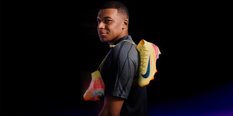 KYLIAN MBAPPÉ MERCURIAL SUPERFLY